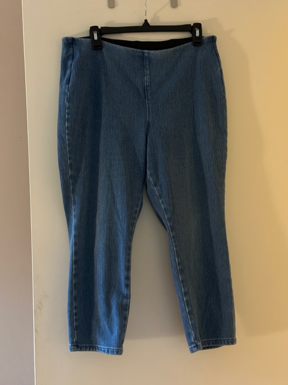 7. belle By Kim Gravel Crop Pull On Jeans